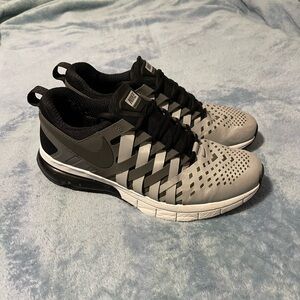 NIKE Fingertrap Max Grey/Black Running Athletic Shoes (Men’s Size 10.5)